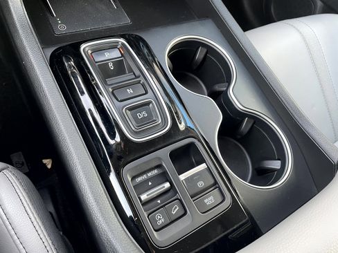 Used 2024 Honda Pilot Touring image 21