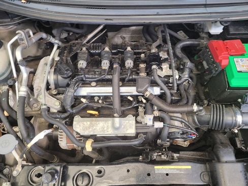 Used 2021 Nissan Versa SV FWD image 30