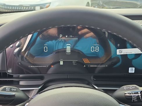 New 2026 Kia Carnival EX image 33