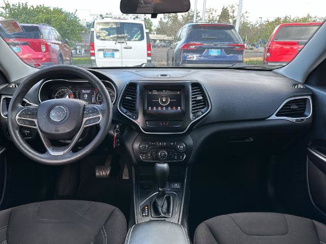 Used 2019 Jeep Cherokee Latitude w/ Popular Appearance Group FWD image 19