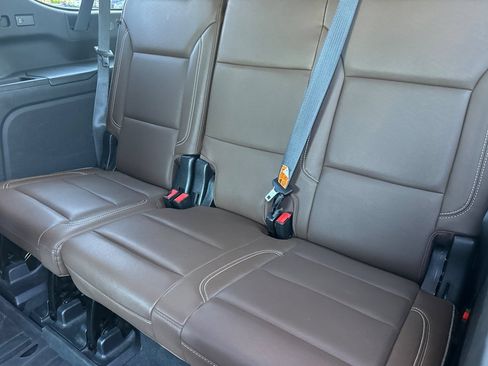 Used 2021 Chevrolet Suburban High Country w/ Premium Package AWD/4WD image 18