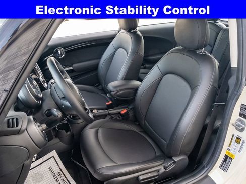 Used 2019 MINI Cooper 2-Door Hardtop image 13