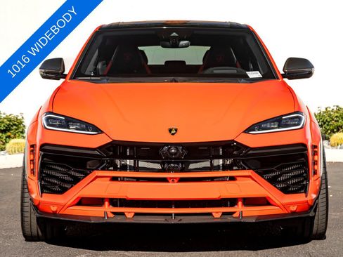Used 2025 Lamborghini Urus SE AWD/4WD image 3