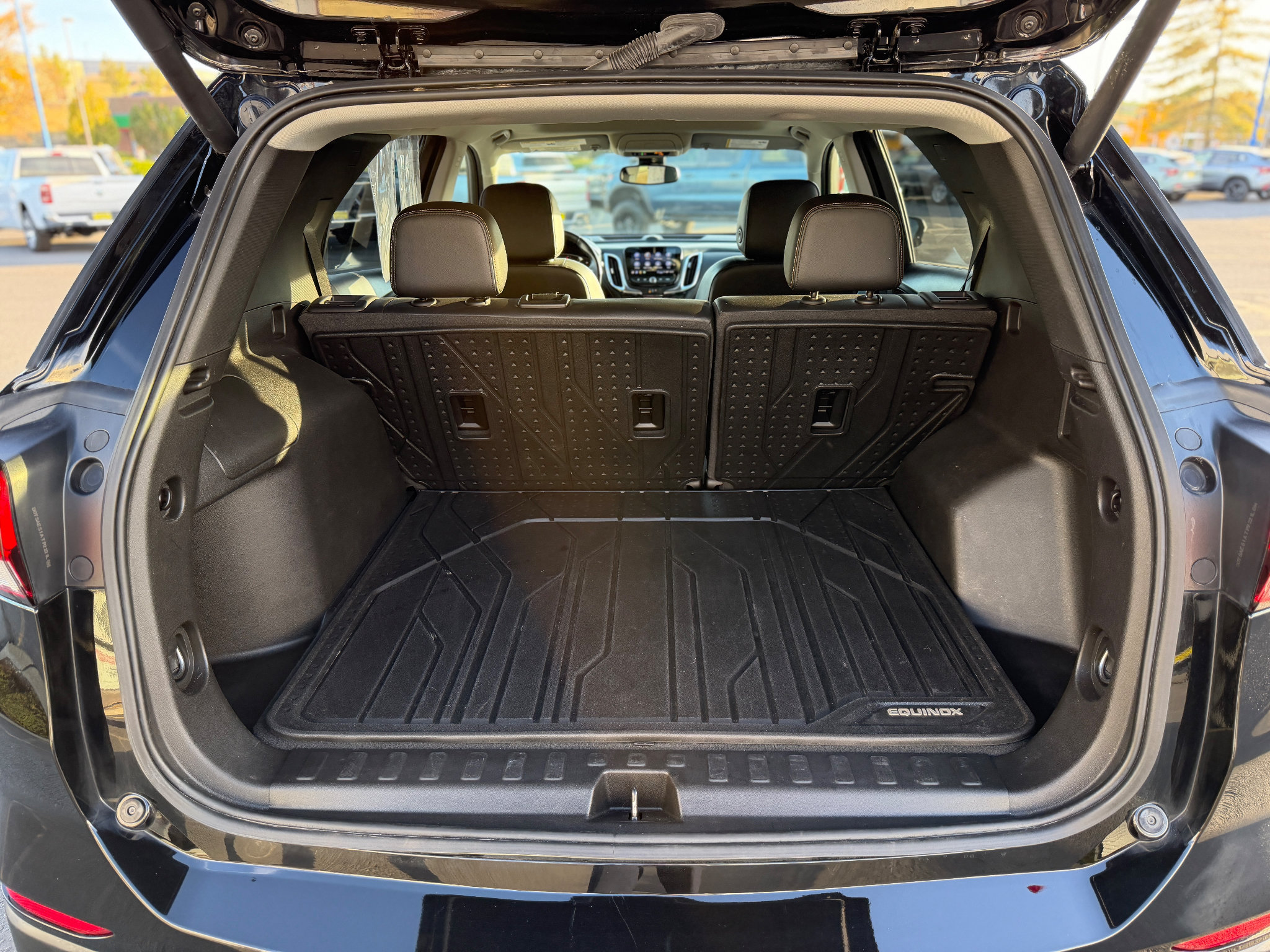 Used 2022 Chevrolet Equinox Premier AWD/4WD image 23