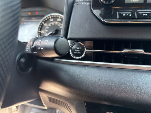 Used 2022 Mitsubishi Outlander SE image 28