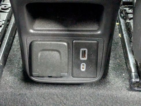 Used 2021 Chevrolet TrailBlazer LT w/ Convenience Package FWD image 16