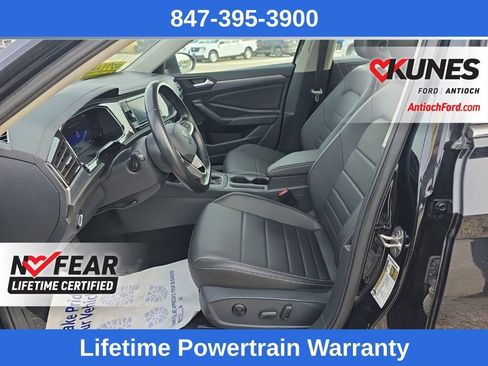 Used 2024 Volkswagen Jetta SE image 15