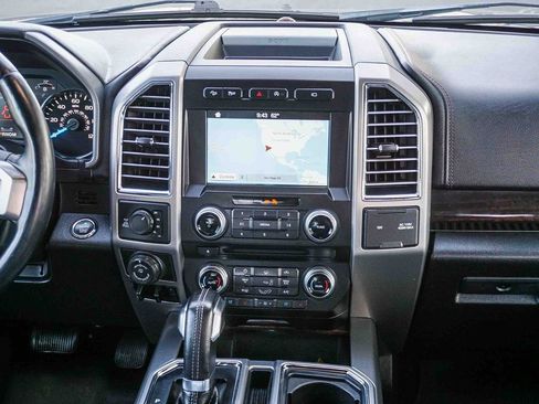 Used 2017 Ford F150 Platinum w/ Equipment Group 701A Luxury image 16