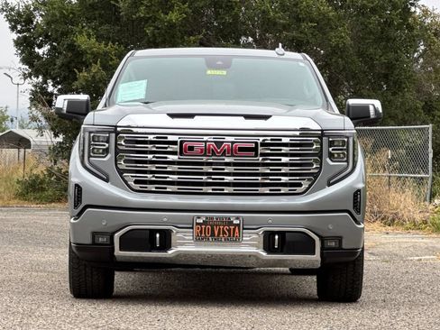 Used 2024 GMC Sierra 1500 Denali w/ Technology Package AWD/4WD image 9