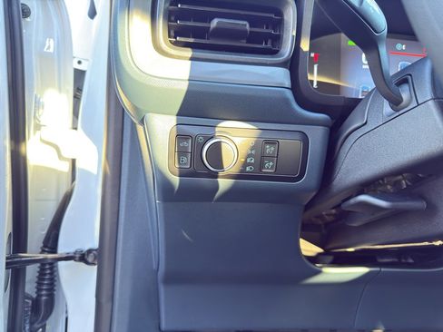 New 2025 Ford Maverick XL w/ Equipment Group 101A image 17