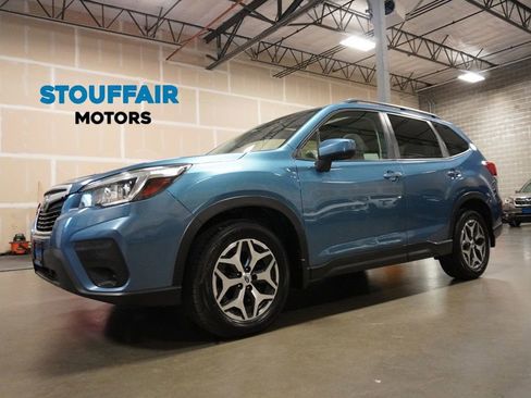 Used 2019 Subaru Forester Premium AWD/4WD image 2