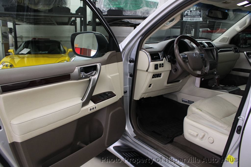 Used 2015 Lexus GX 460 Luxury w/ Preferred Accessory Package AWD/4WD image 9
