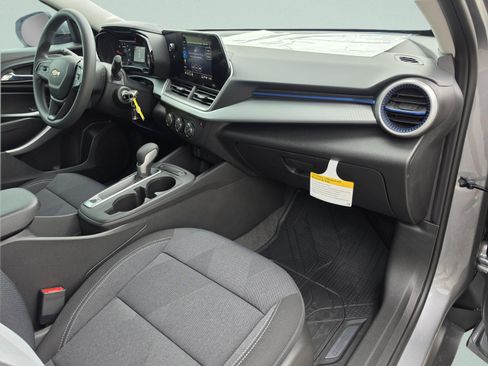 New 2026 Chevrolet Trax LS w/ LS Convenience Package FWD image 14