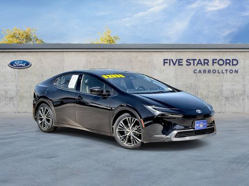 Used 2024 Toyota Prius XLE FWD image 1