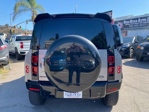 Used 2023 Land Rover Defender 110 S image 35