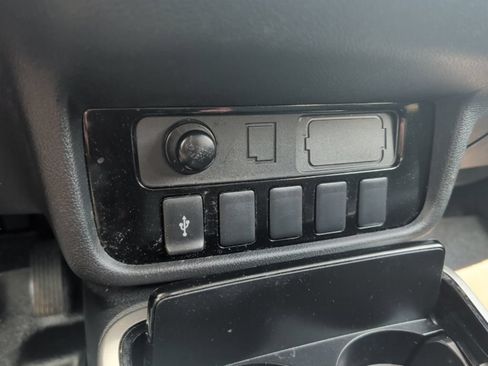 Used 2019 Mitsubishi Outlander ES AWD/4WD image 23