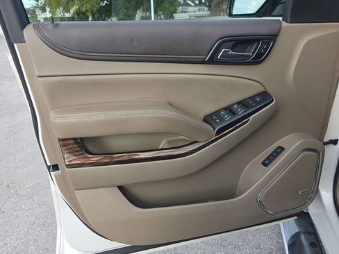 Used 2017 GMC Yukon SLT w/ HD Trailering Package image 19