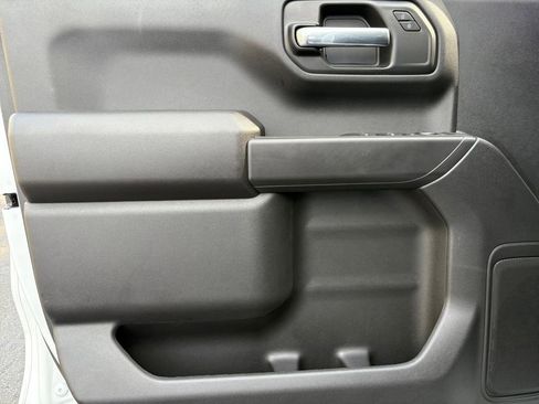 Used 2025 Chevrolet Silverado 1500 Custom image 12