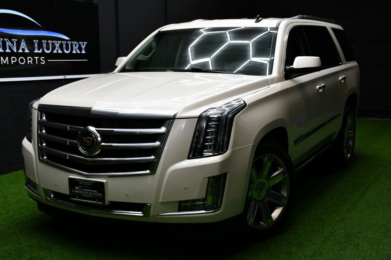 Used 2015 Cadillac Escalade Premium AWD/4WD image 2