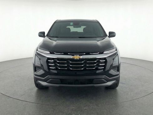 Used 2025 Chevrolet Equinox LT image 2