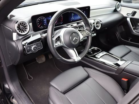 Used 2025 Mercedes-Benz CLA 250 4MATIC image 5