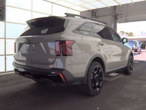 Used 2026 Kia Sorento SX AWD/4WD image 2
