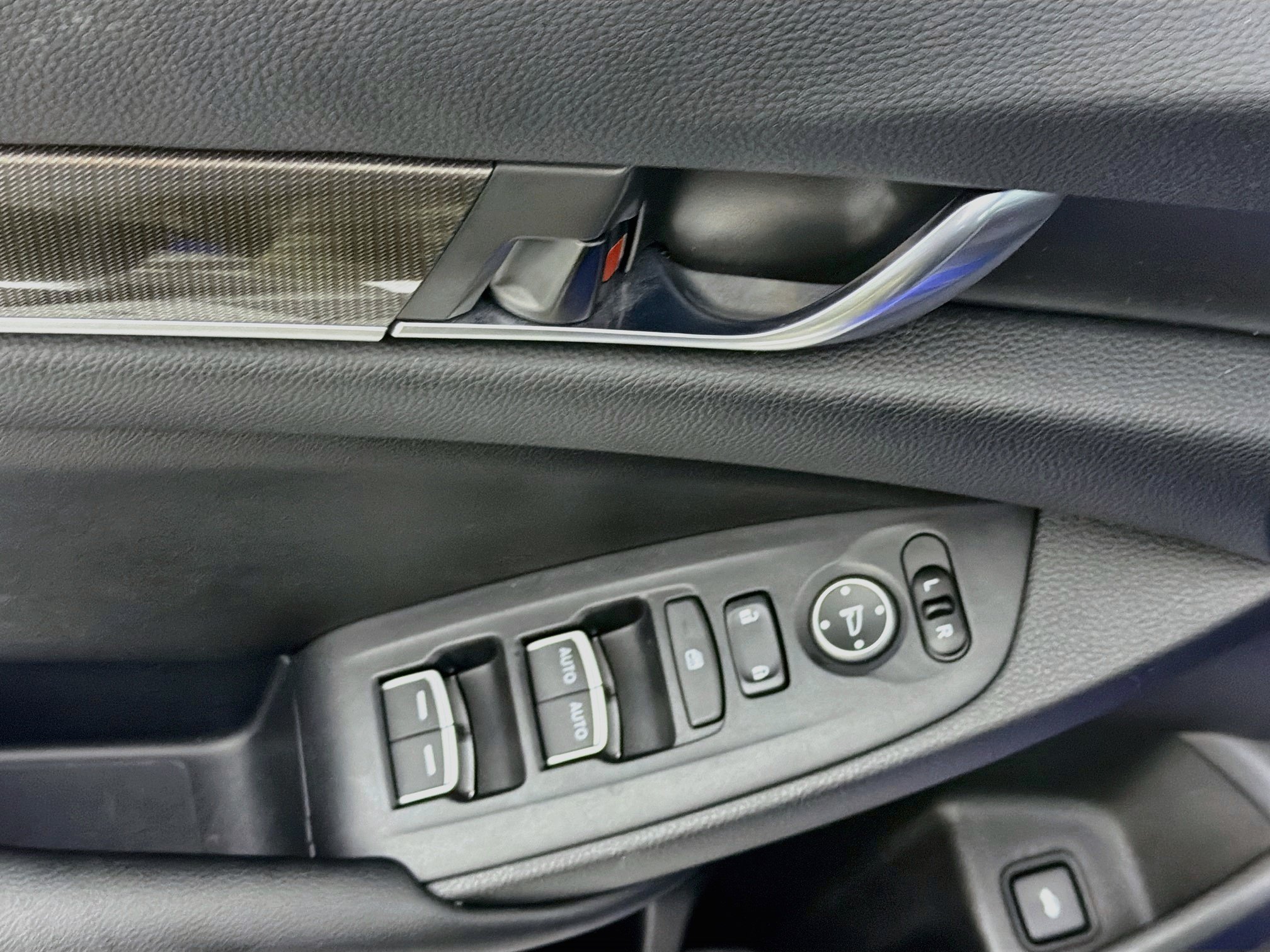 Used 2019 Honda Accord Sport image 15
