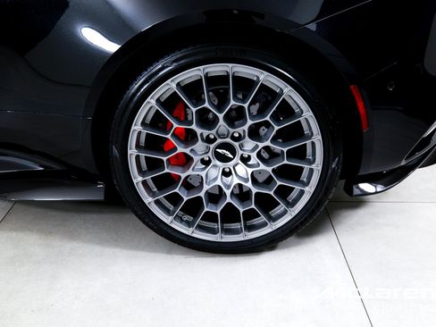Used 2023 Aston Martin DBS Coupe RWD image 29