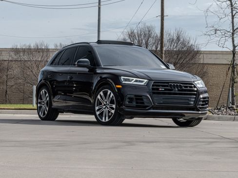 Used 2020 Audi SQ5 Prestige w/ Prestige Package image 2