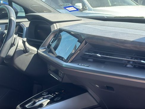 Used 2024 Audi Q4 e-tron Premium Plus w/ Premium Plus image 28