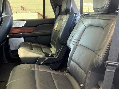 Used 2024 Lincoln Navigator Reserve AWD/4WD image 9