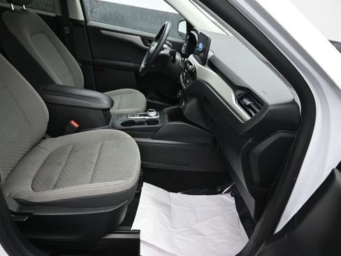 Used 2022 Ford Escape SE w/ SE Sport Appearance Package AWD/4WD image 9