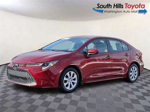 Certified 2022 Toyota Corolla LE image 3