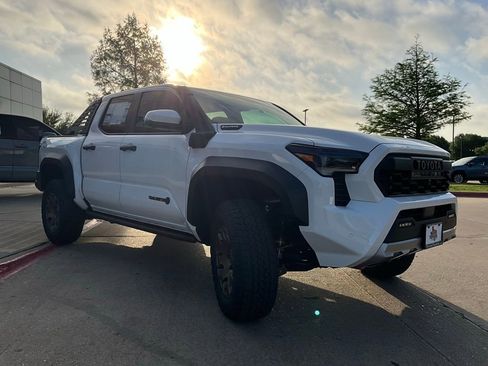 New 2026 Toyota Tacoma Trailhunter AWD/4WD image 4