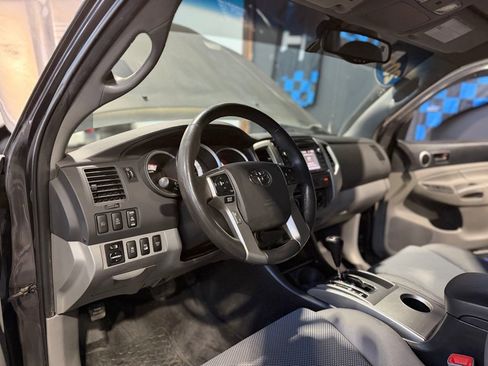 Used 2015 Toyota Tacoma 4x4 Double Cab w/ TRD Off-Road Package image 12