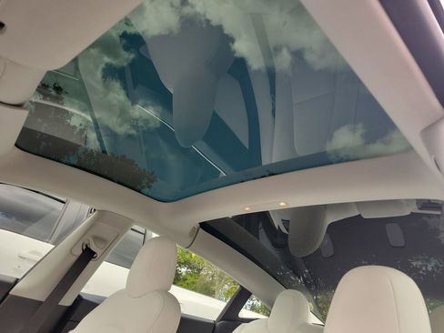 Used 2020 Tesla Model 3 Standard Range Plus image 22