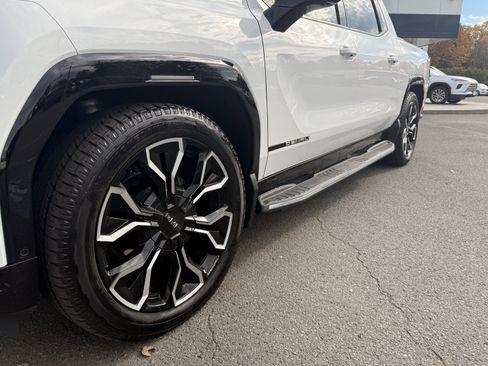 New 2025 GMC Sierra EV Denali image 24