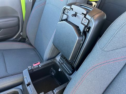 Used 2025 Jeep Wrangler Unlimited Rubicon w/ Technology Group image 15