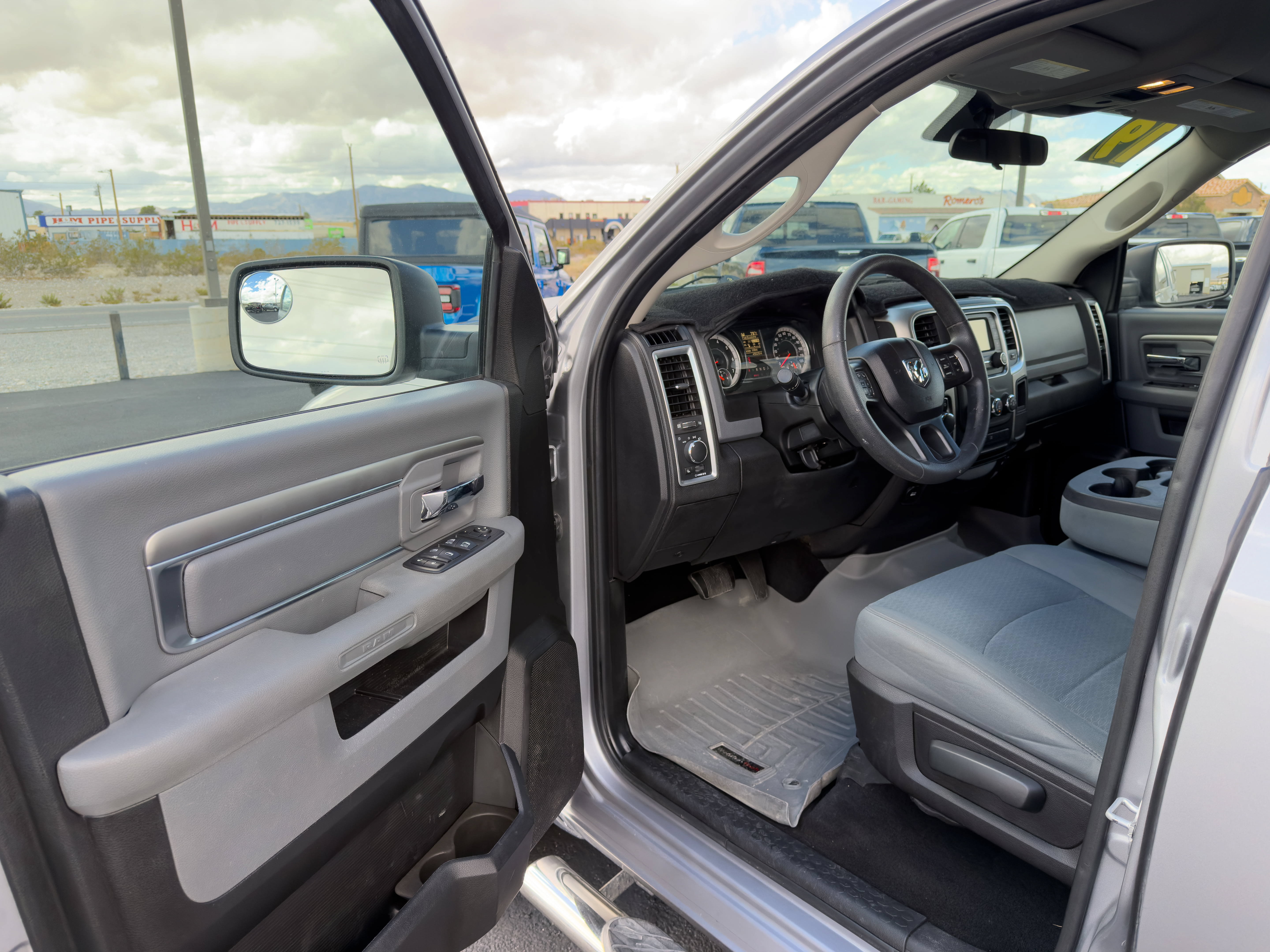 Used 2019 RAM 1500 Classic SLT RWD image 10