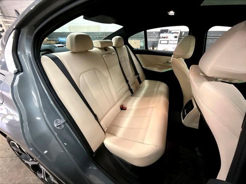 Used 2025 BMW 330i Sedan w/ Premium Package RWD image 29