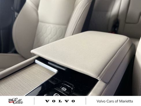 New 2026 Volvo XC90 B6 Plus w/ Protection Package Premier image 23