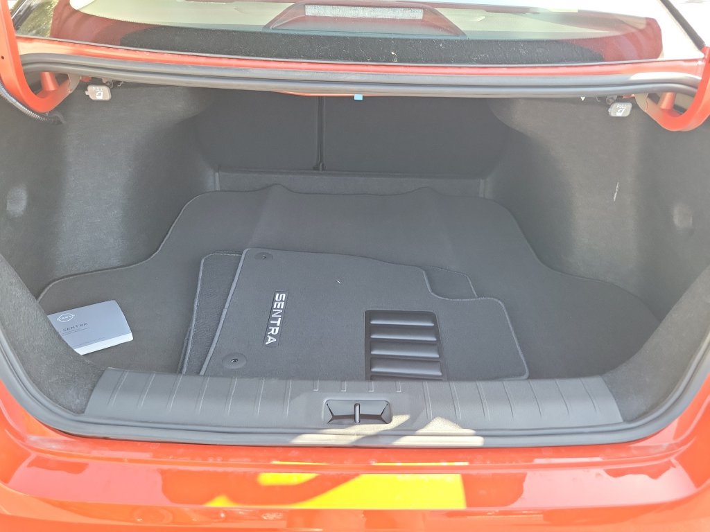 New 2027 Nissan Sentra SR w/ Floor Mat Package FWD image 13
