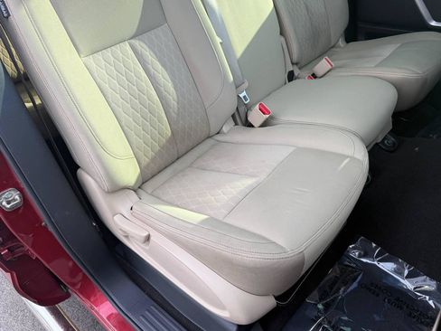 Used 2018 Nissan Titan SV AWD/4WD image 28