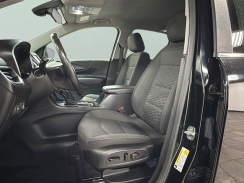 Used 2021 Chevrolet Equinox LT image 17