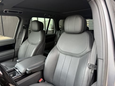 Used 2024 Land Rover Range Rover SE AWD/4WD image 17