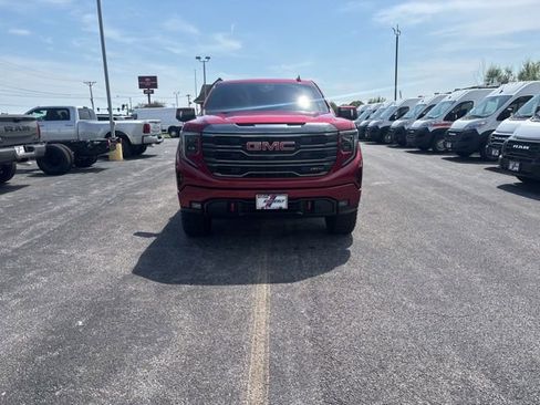 Used 2022 GMC Sierra 1500 AT4 w/ AT4 Premium Package AWD/4WD image 3