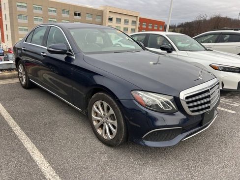 Used 2017 Mercedes-Benz E 300 4MATIC image 5