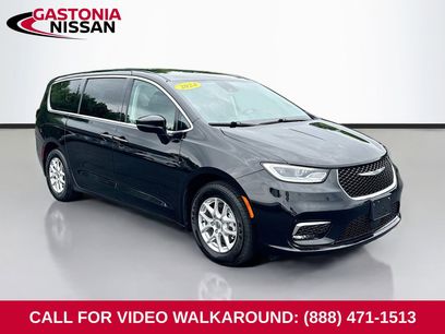 Used 2024 Chrysler Pacifica Touring-L
