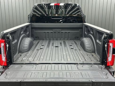 Used 2025 Ford F250 Platinum image 17