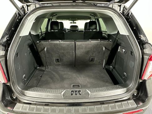 Used 2024 Ford Explorer XLT w/ Equipment Group 202A AWD/4WD image 25